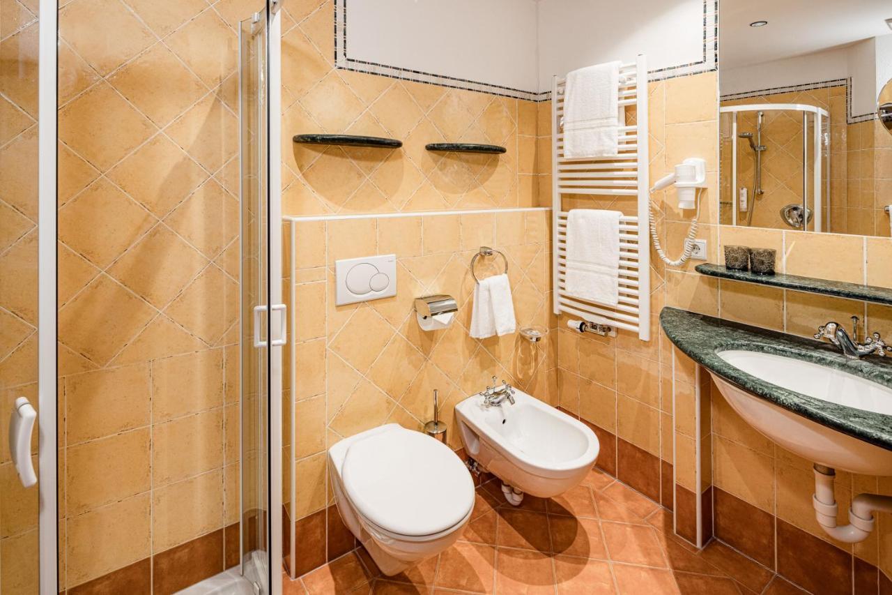 Double or Twin Room,1595409774:JPEG